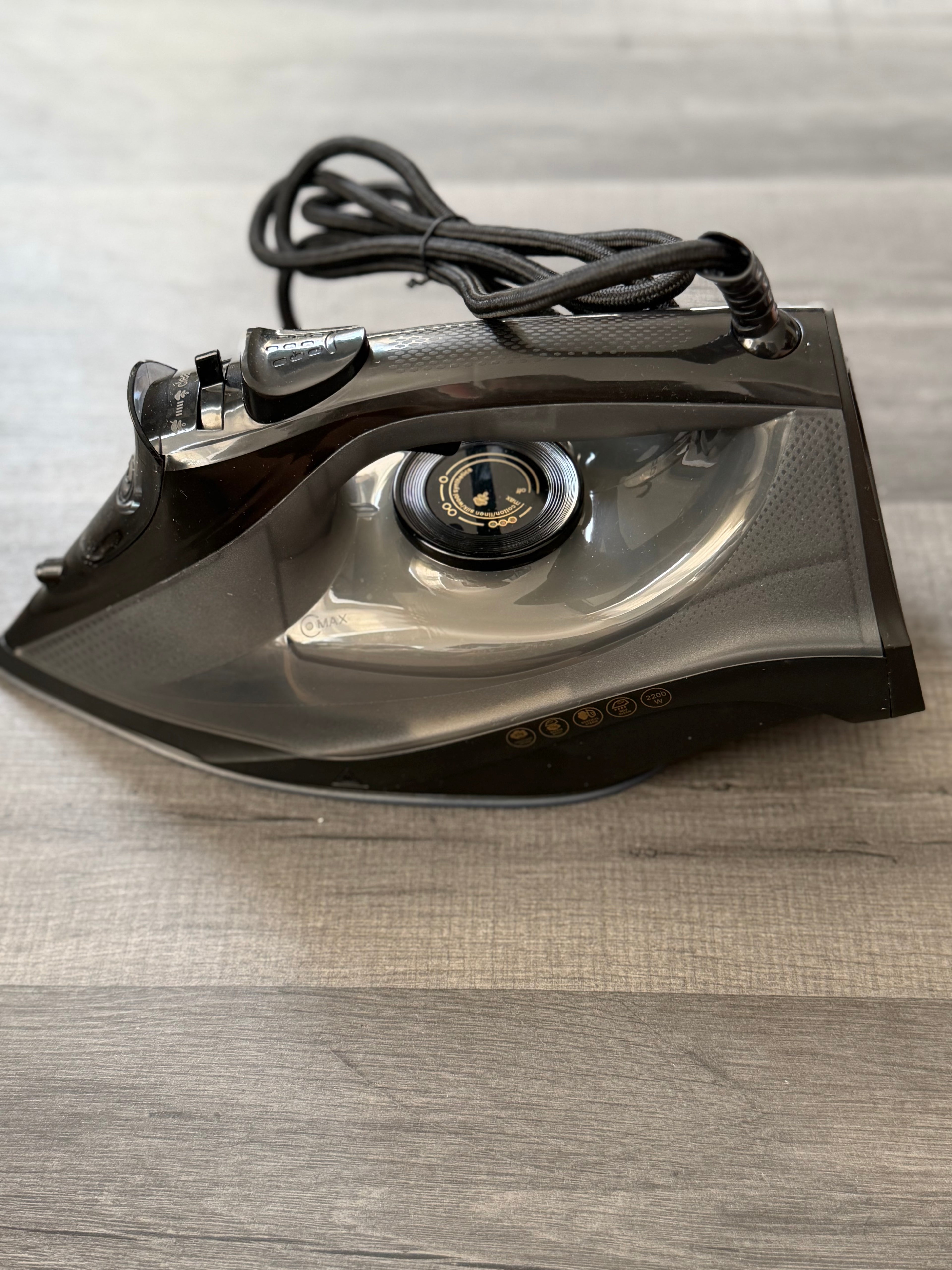 Camry PL-290-x Electric Iron Self-Cleaning Corded Black/Grey