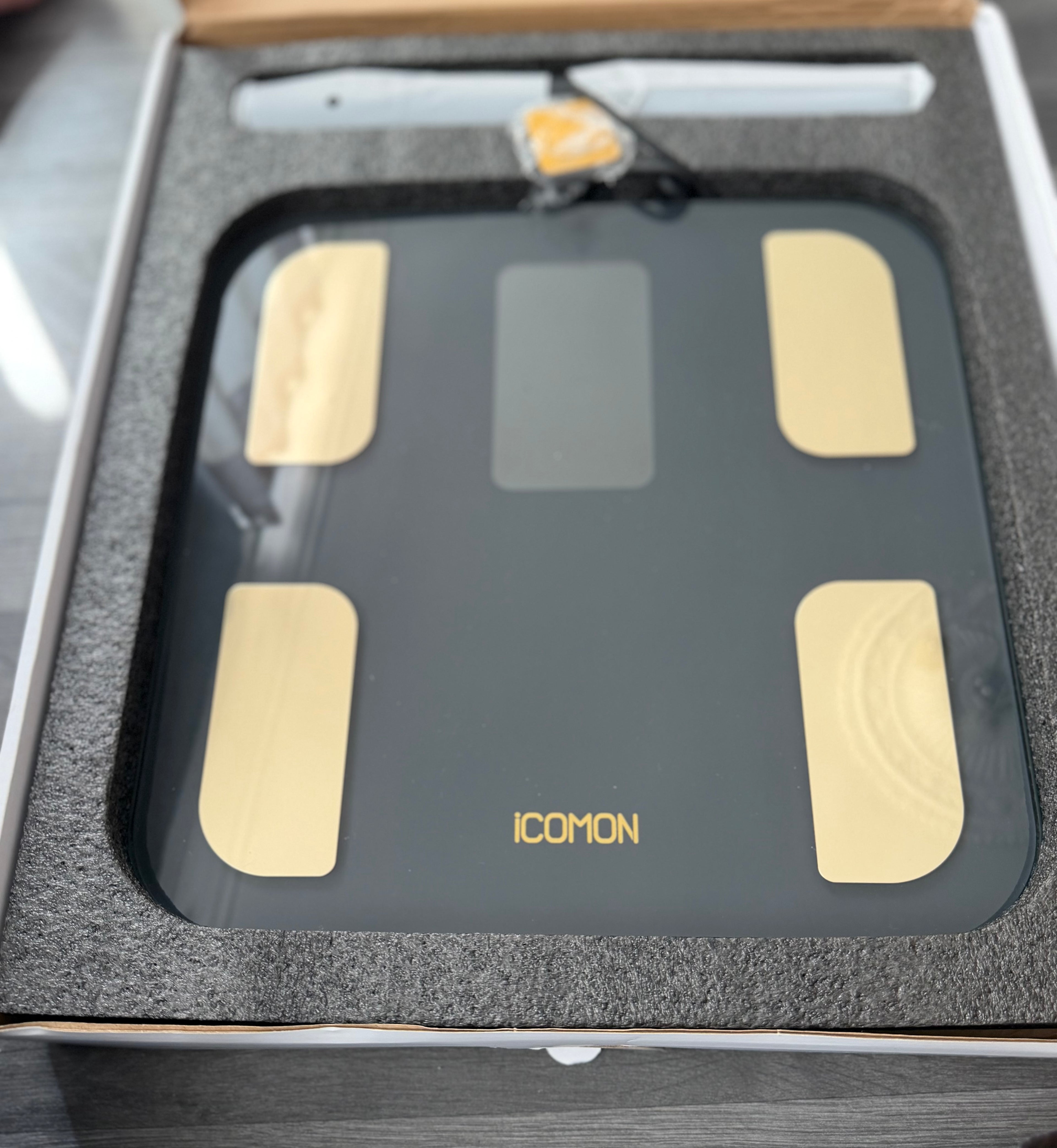 iCOMON Digital Body Analysis Scales with Digital Display, Black/Gold