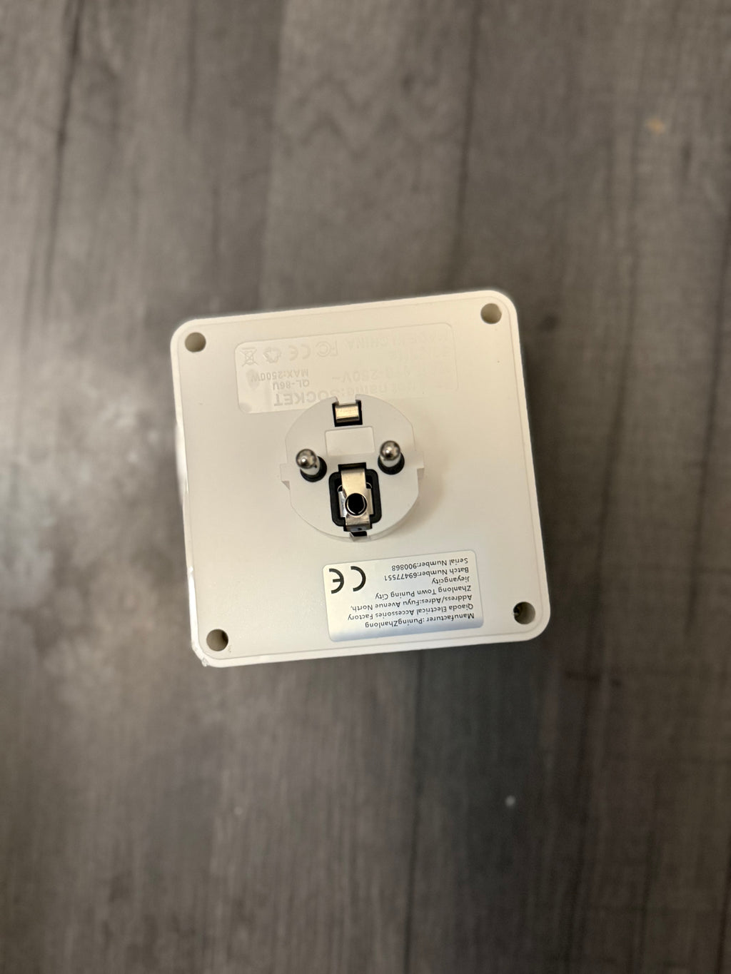 cockeT White Plug Adapter 2 Outlets 2 USB Ports On/Off Switch Type F 250V