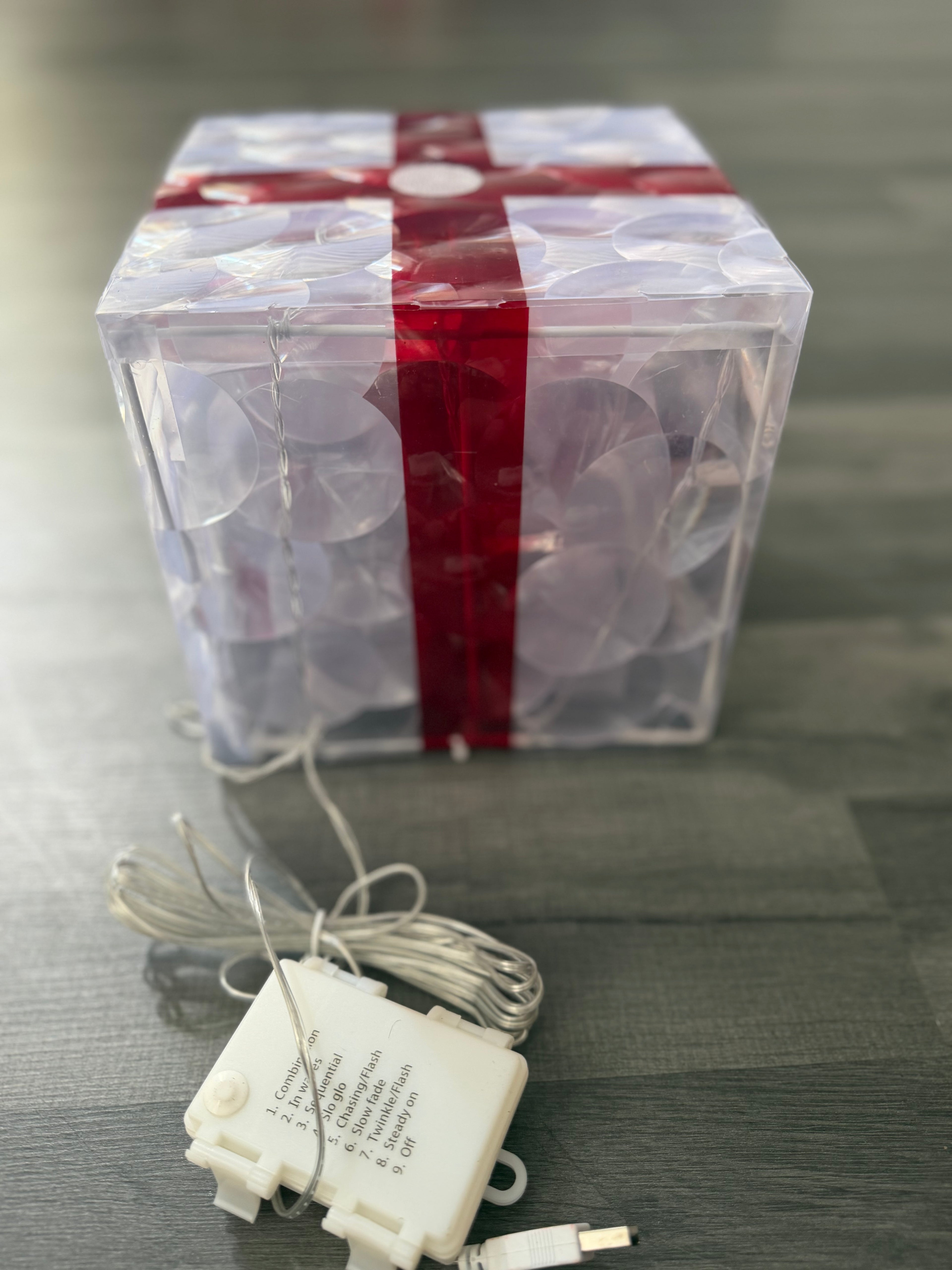 USB Powered LED Gift Box Fairy String Lights, 8 Modes, Red & White, Clear Cord