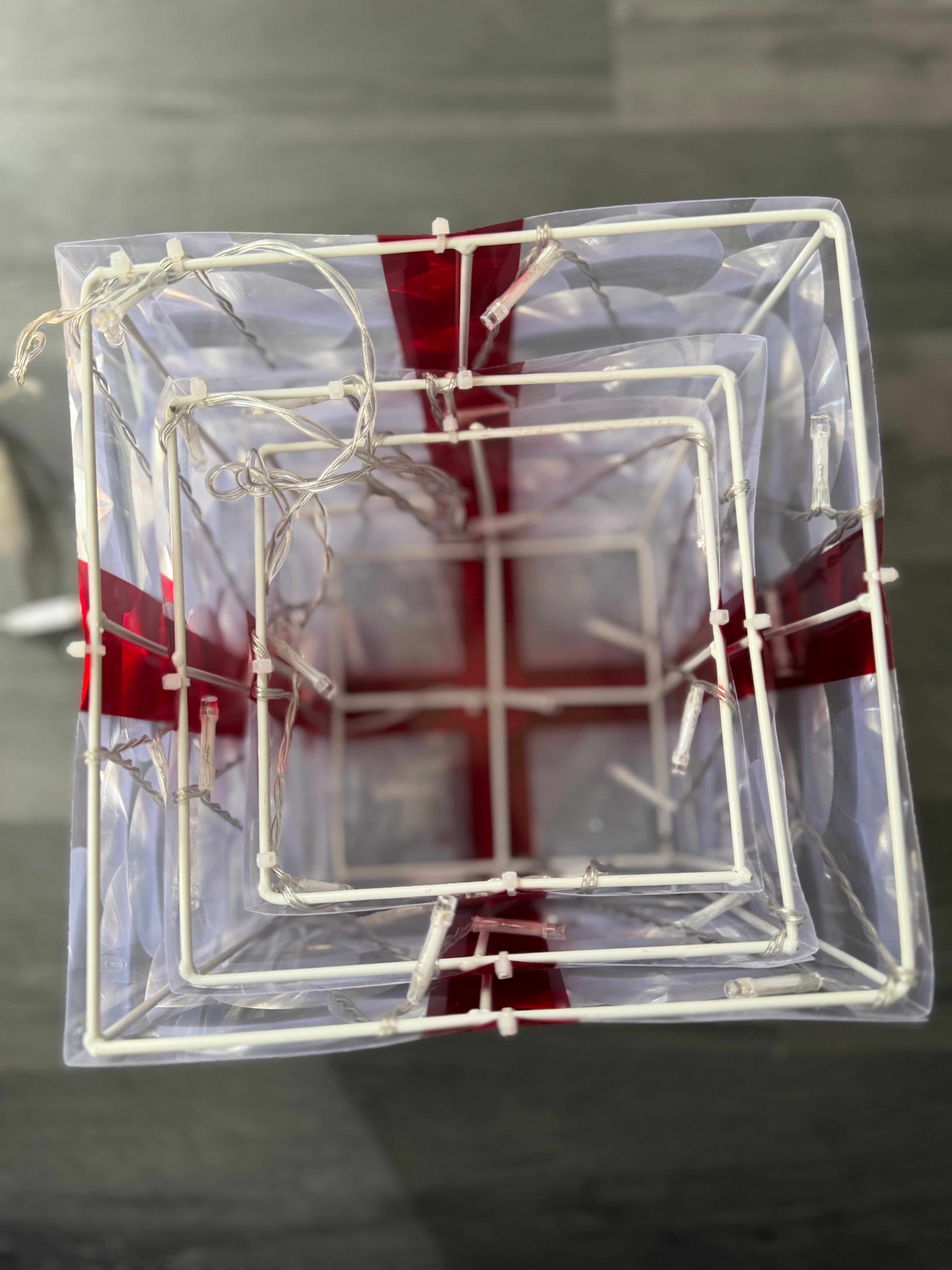 USB Powered LED Gift Box Fairy String Lights, 8 Modes, Red & White, Clear Cord