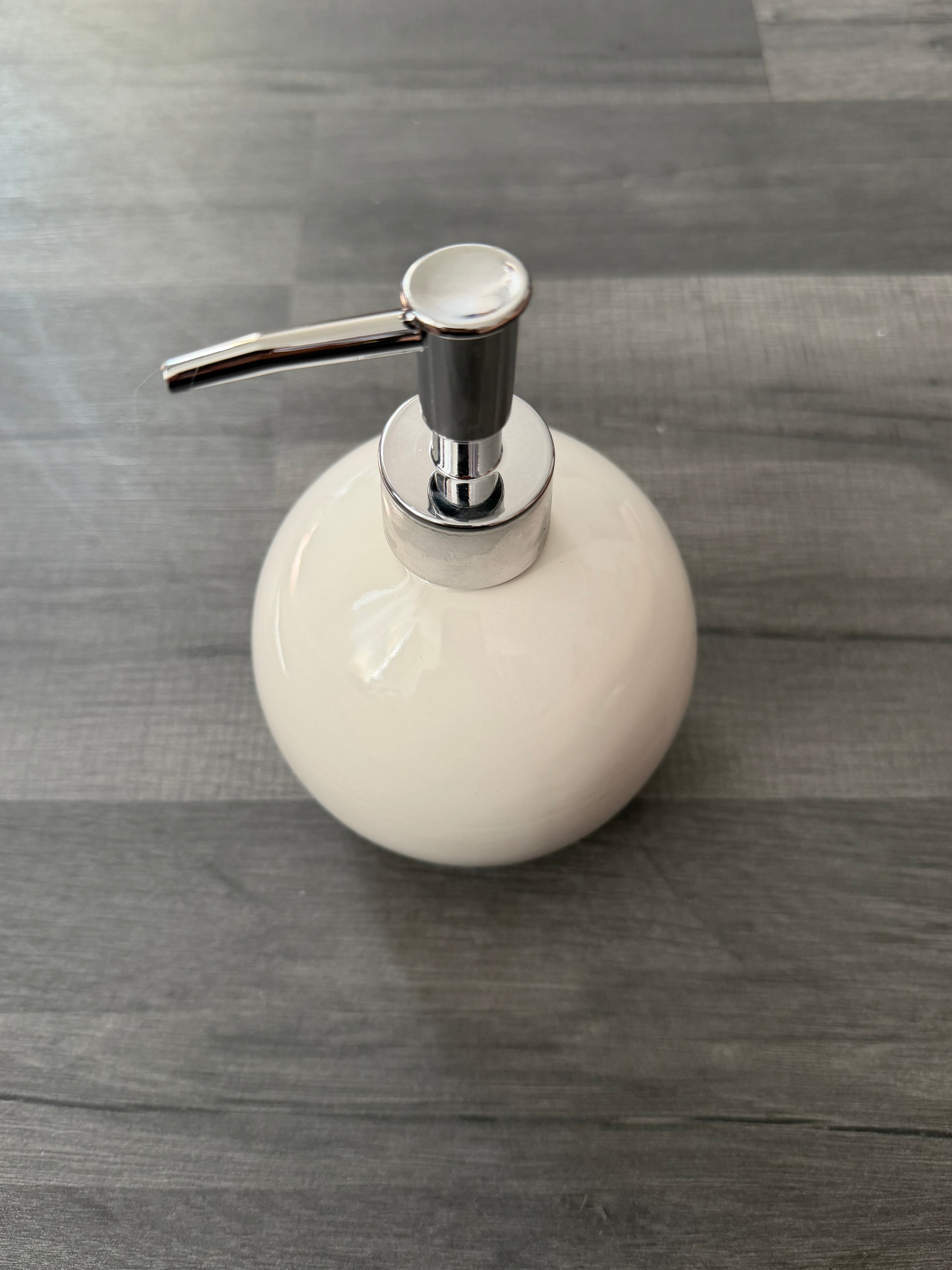 White Ceramic Bathroom Soap Dispenser Round Freestanding with Silver Metal Pump