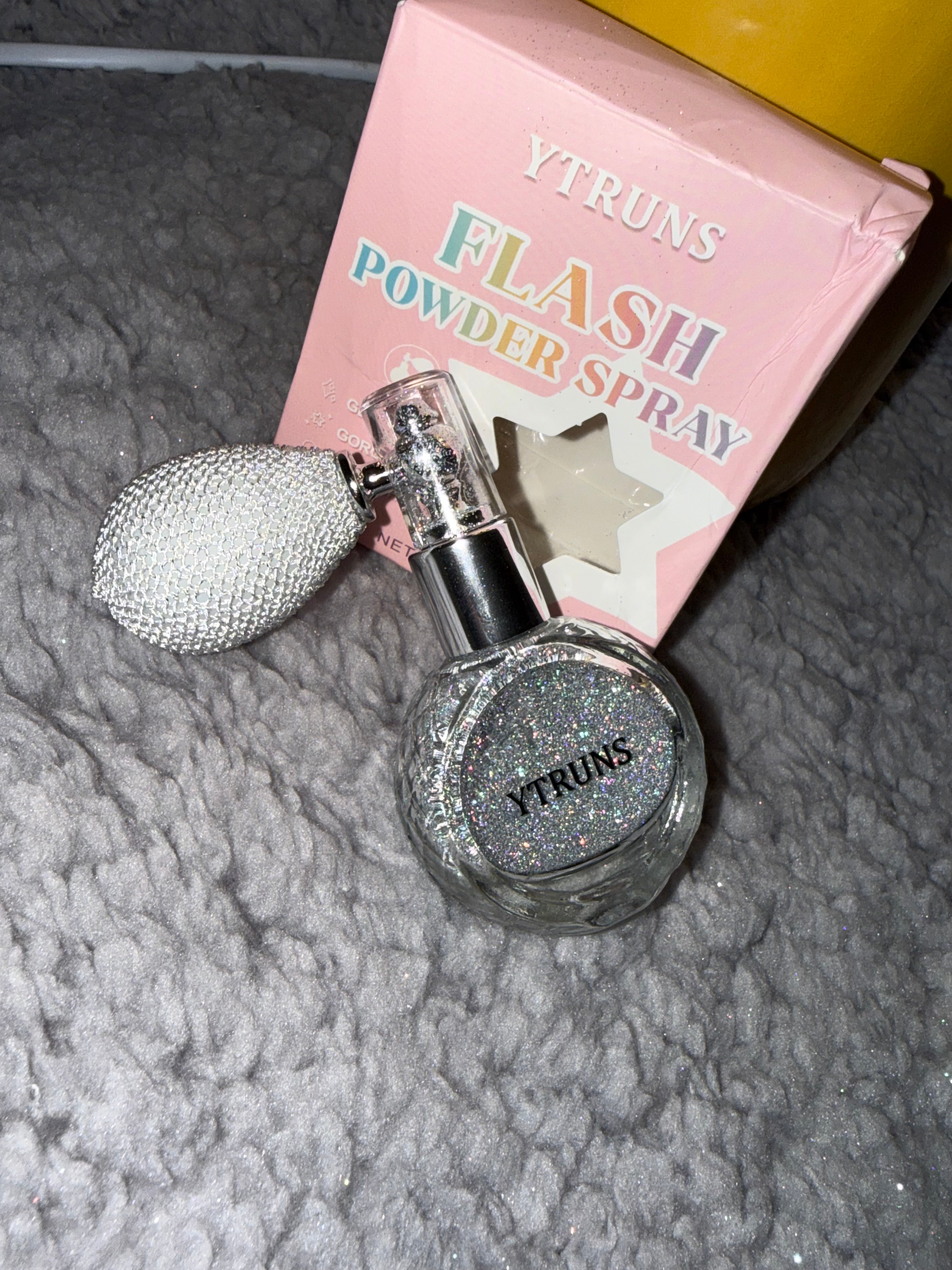 YTRUNS Flash Powder Spray Silver Glitter Highlighter – Face & Body Shimmer (10g)