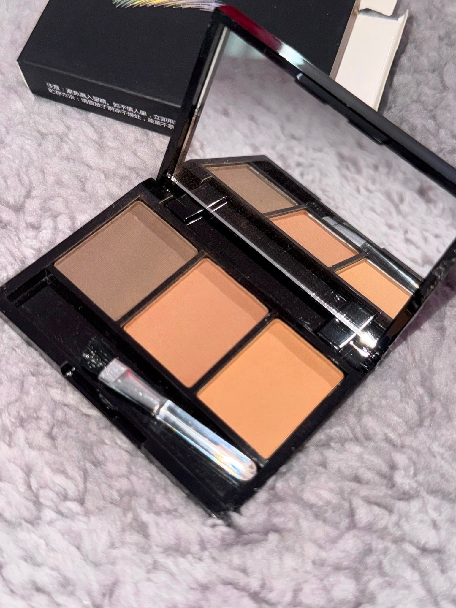 La Meila 3-Color Eyebrow Powder Palette with Mirror & Brush